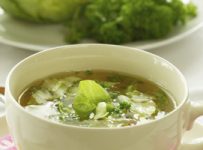 Soupe au chou vert : étonnamment savoureuse et totalement diététique