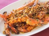 Gambas sautées à l’ail : les trésors de la mer à l’honneur