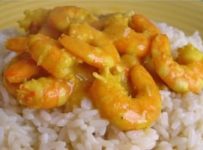 Gambas au curry et lait de coco