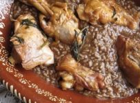Arroz de Cabidela : poulet préparé à la Portugaise
