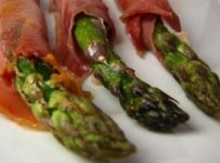 Asperges à l’italienne : entrée fraîche et savoureuse